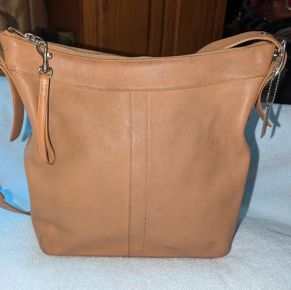 Vintage Y2K Coach leather Legacy slim Duffle bag. 9188